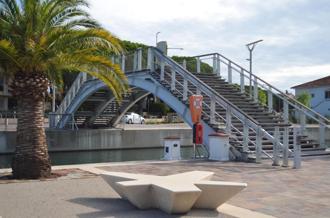 Charmant Appartement A 350M De La Plage Et Du Port Fréjus Eksteriør billede
