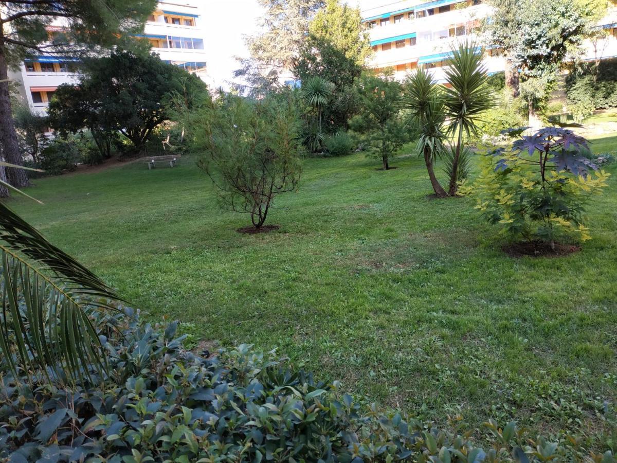 Charmant Appartement A 350M De La Plage Et Du Port Fréjus Eksteriør billede